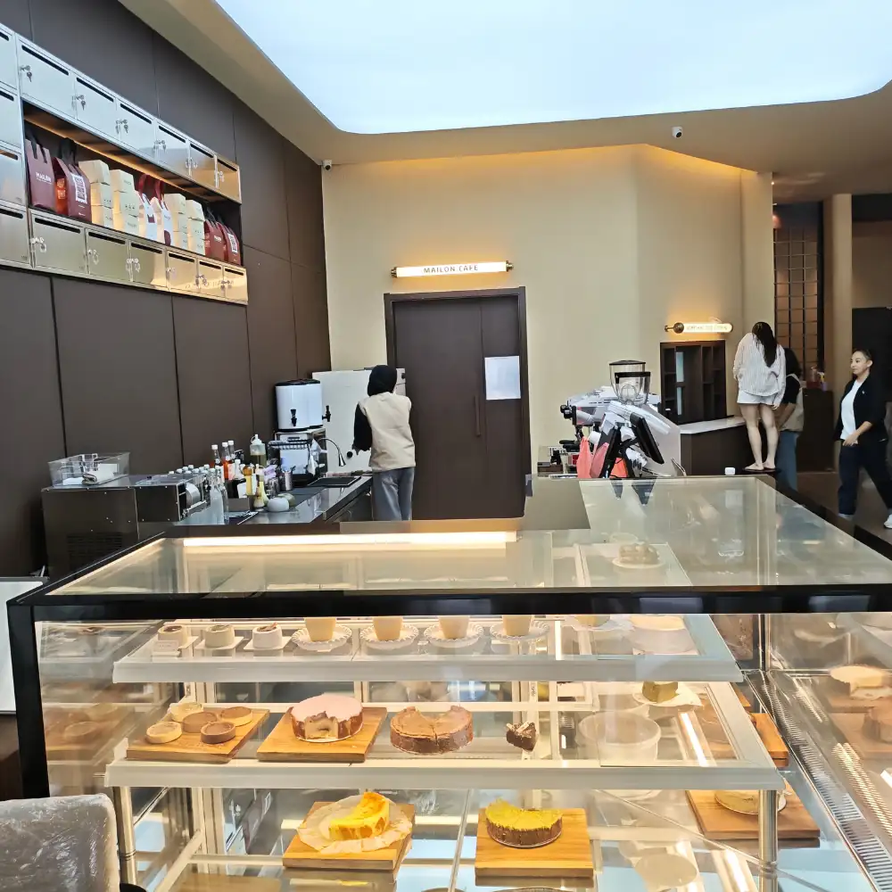 Mailon Artisan Desserts Display
